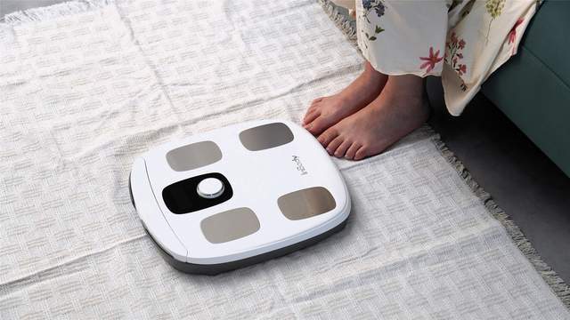 ：3频8电极+12项数据+97%准确率有点全面CQ9电子有限公司InBody体脂秤H30评测(图2)